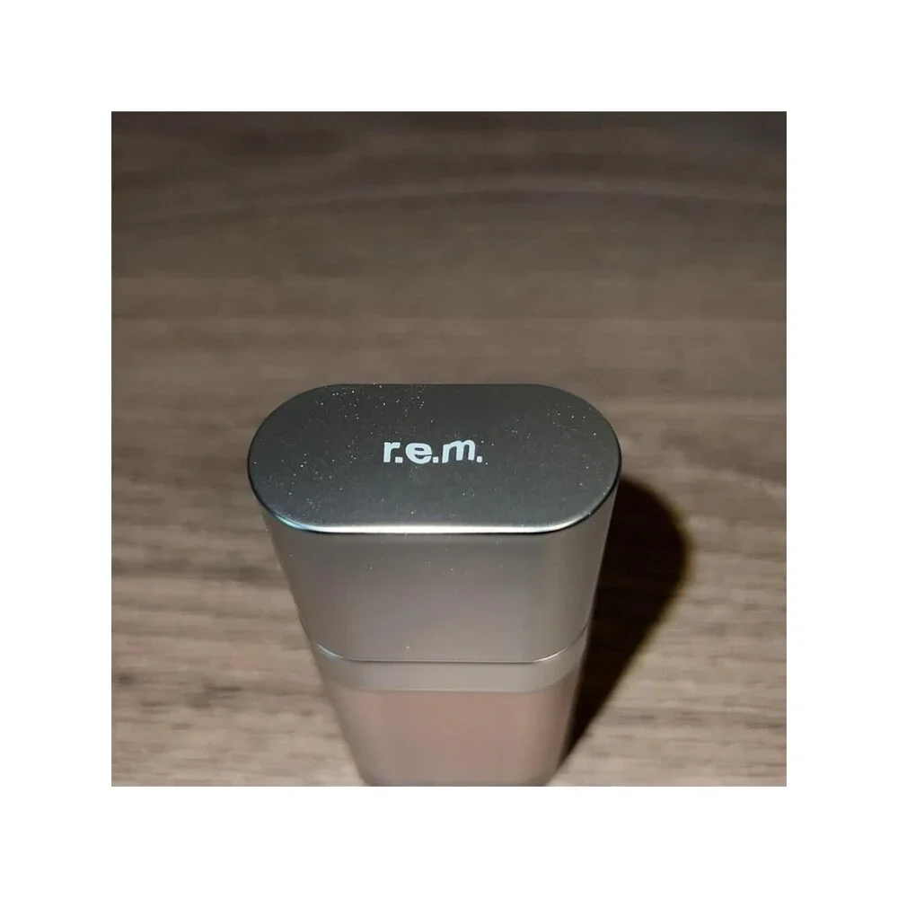 r.e.m. beauty Sweetener Foundation Light 7C